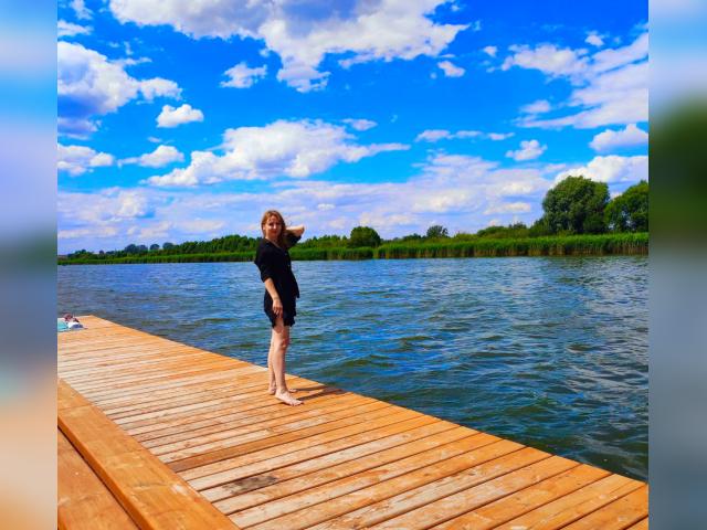 Adult chat with JuliaBlonde: Travel