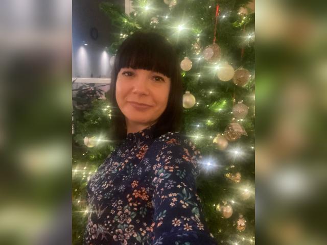 Connect with webcam model DarsiKisa: Exercise