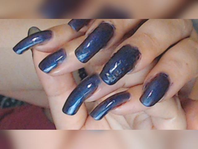 Welcome to cammodel profile for LuckyLilu: Nails