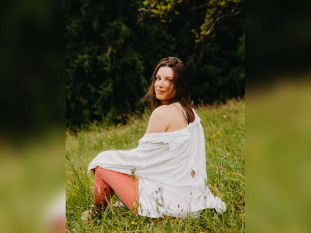 Welcome to cammodel profile for 00Miraj: Travel