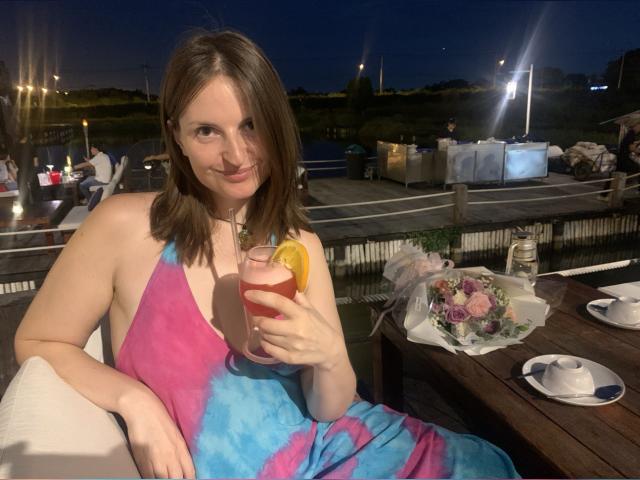 Adult chat with SabrinaWay: Kissing