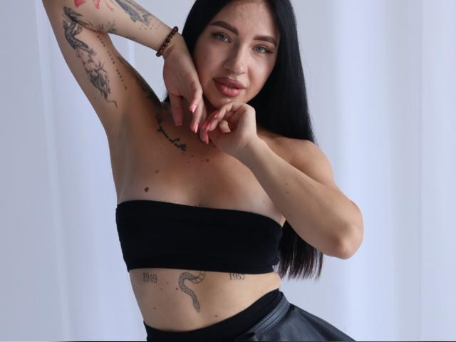 Welcome to cammodel profile for LiaBerry: Latex & rubber