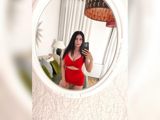 Welcome to cammodel profile for HousewifeSwag: Exhibition