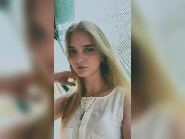 Welcome to cammodel profile for Selien: Music
