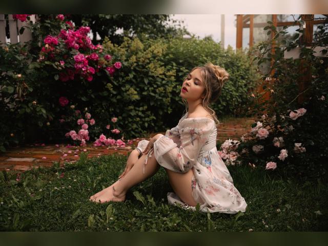 Adult chat with HelenBauch: Legs, feet & shoes