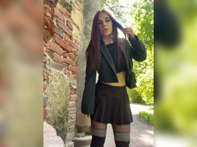 Adult chat with KellyWoods: Legs, feet & shoes