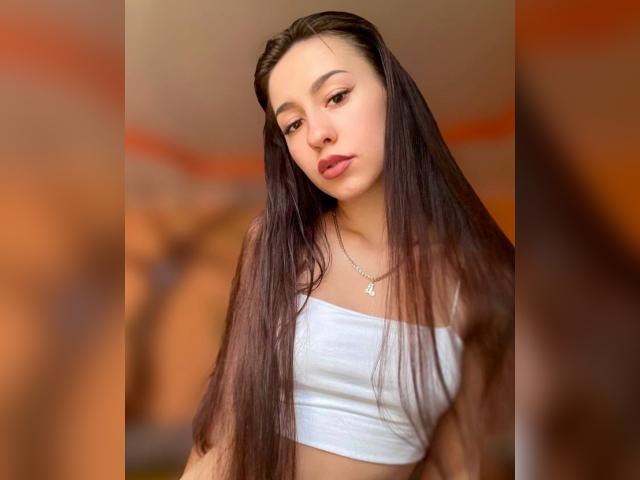Why not cam2cam with Vinelope: Travel