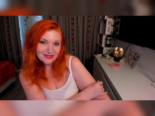 Adult chat with AlmazFireFoxOne: Legs, feet & shoes
