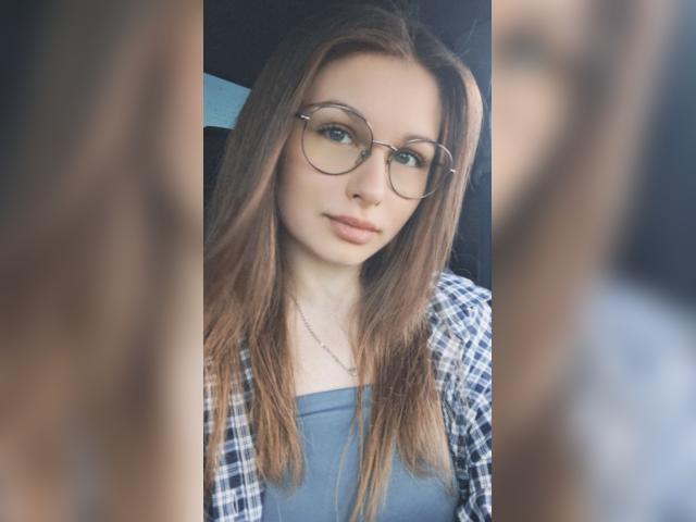 Welcome to cammodel profile for 001GOODGIRL: Kissing