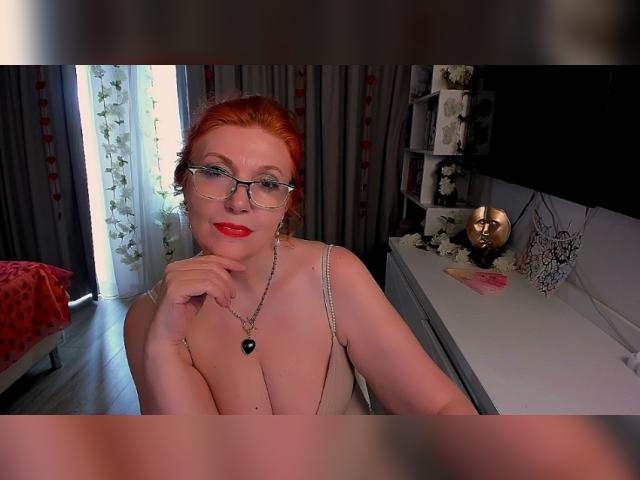 Adult chat with AlmazFireFoxOne: Legs, feet & shoes