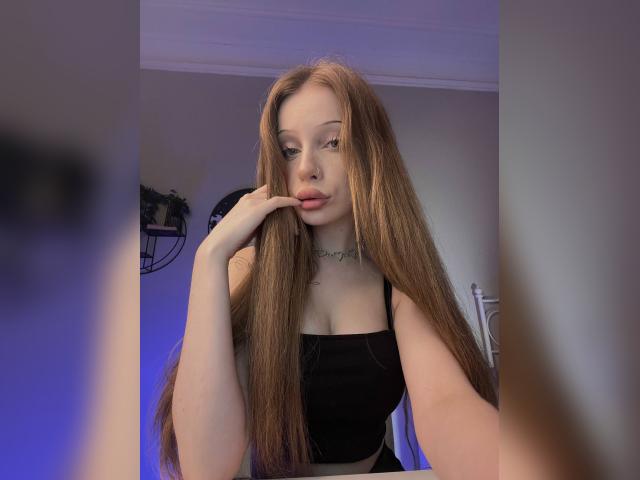 Adult webcam chat with HeyDora: Smoking
