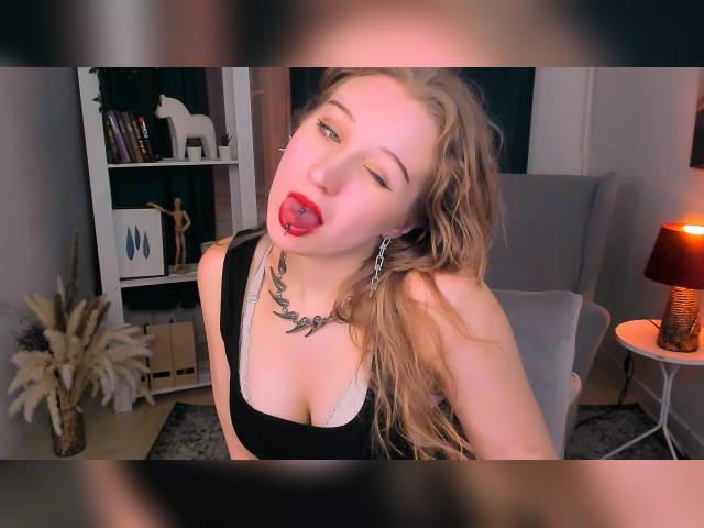 Adult chat with AstraMluse: Lingerie & stockings