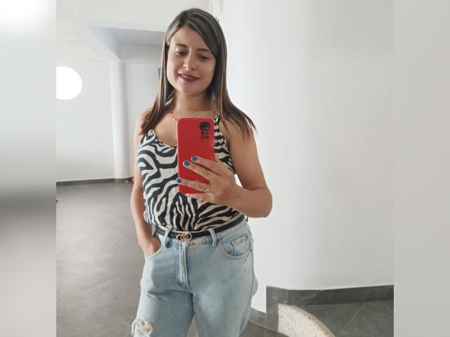 Welcome to cammodel profile for Julieta93: Kissing