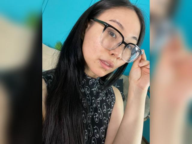 Connect with webcam model InariOkami: Lingerie & stockings