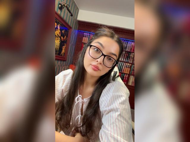 Welcome to cammodel profile for ZarifaBev: Strip-tease