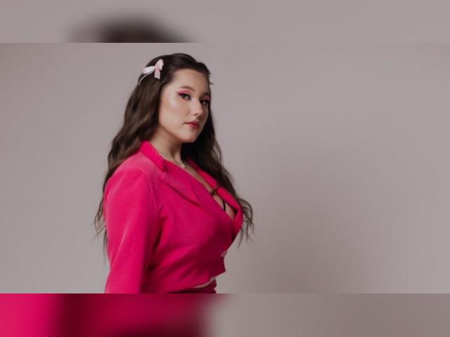 Adult chat with StarBrunette: Music