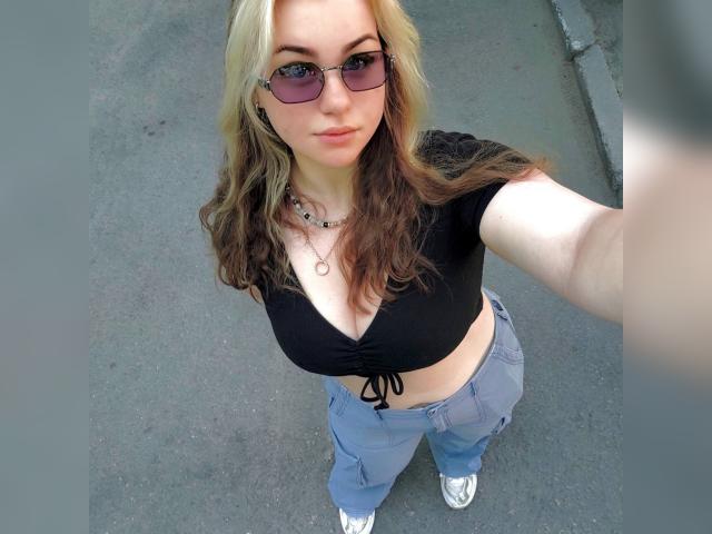 Adult chat with AlSunset22: Music