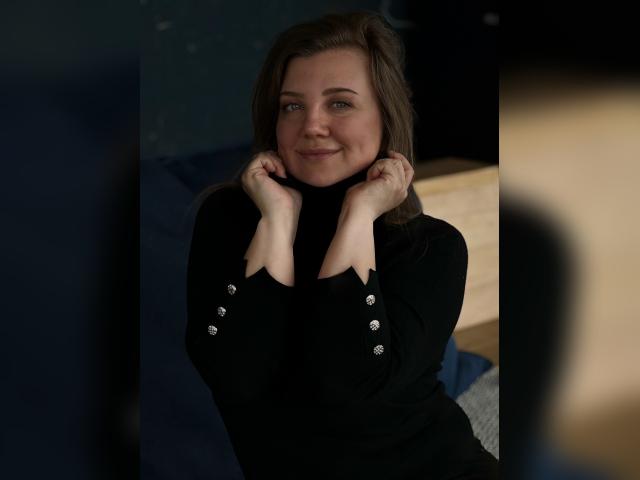 Explore your dreams with webcam model AnnaBones: Masturbation