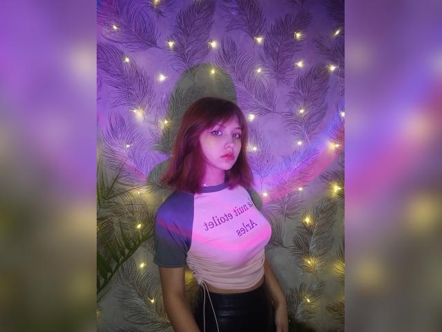 Adult chat with HalleTreats: Lingerie & stockings