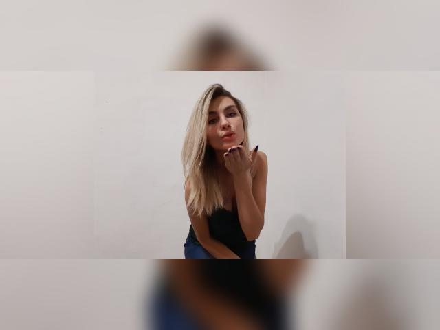 Why not cam2cam with BonnieCherrys: Nails