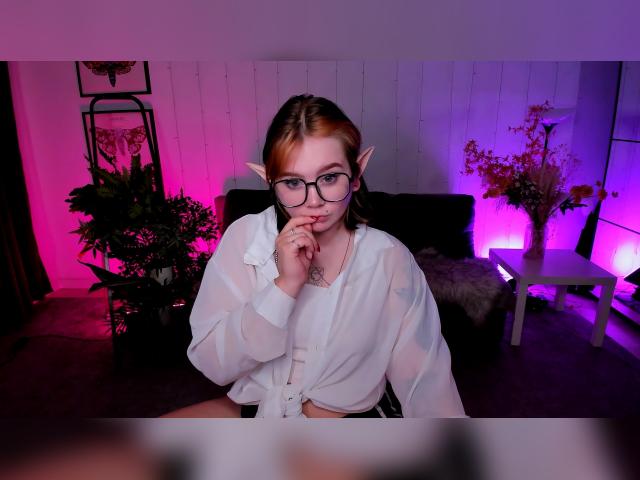 Adult chat with lunaali: Lingerie & stockings