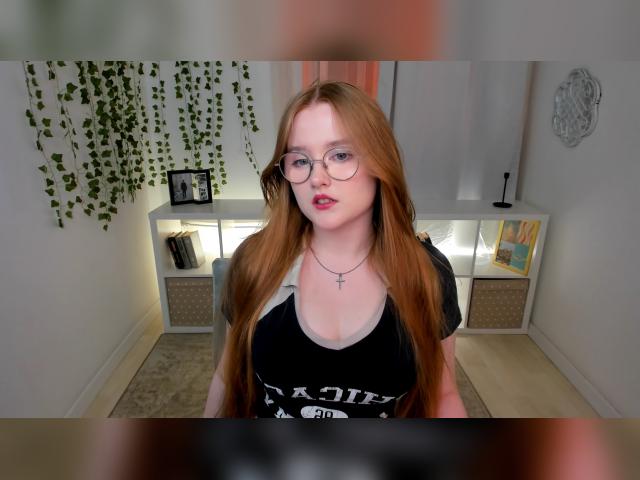 Adult chat with bonniewright: Nails