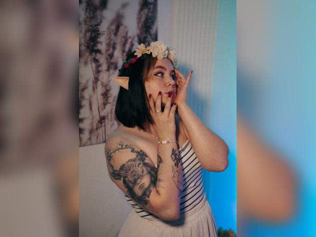 Adult chat with lunaali: Lingerie & stockings
