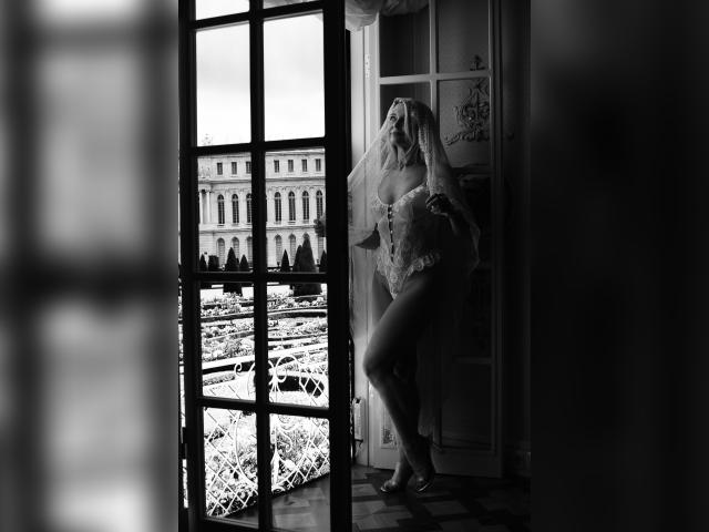 Why not cam2cam with GloriaLovely: Penetration