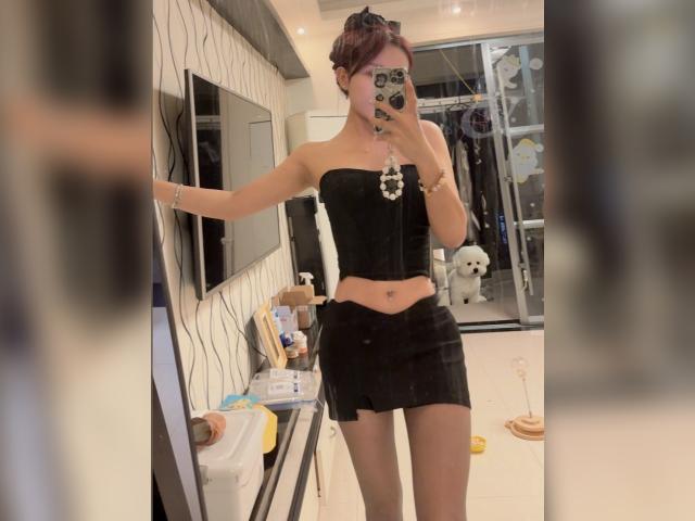 Welcome to cammodel profile for JennaLena: Outfits