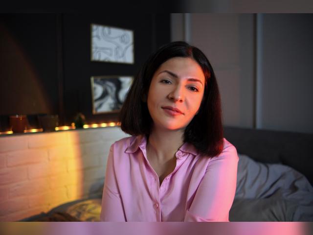Adult webcam chat with KarolinaOrient: Nipple play