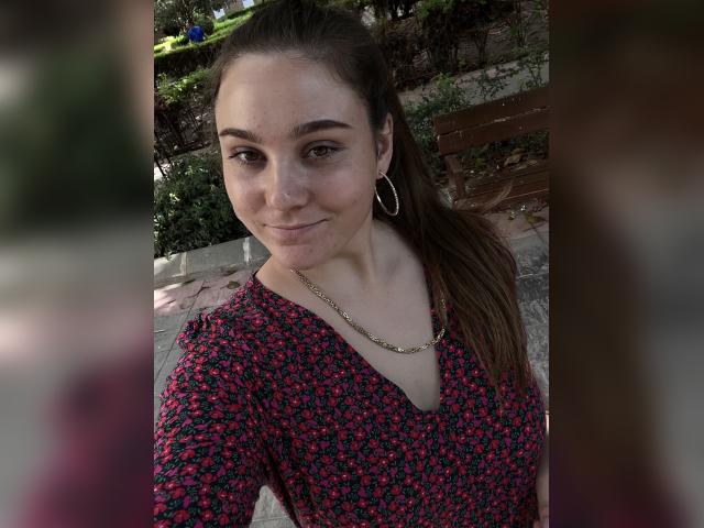 Adult chat with Jeniya: Dancing