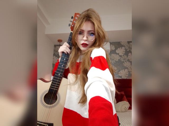 Welcome to cammodel profile for GraceBlush: Nipple play