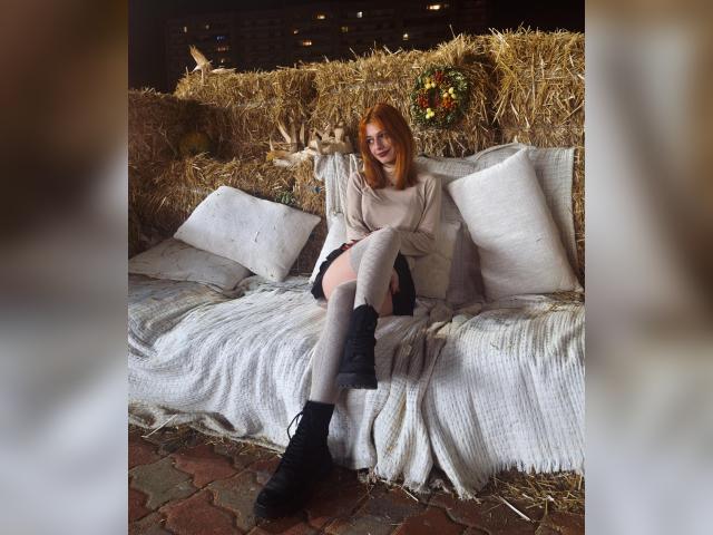 Connect with webcam model DaphneRose: Penetration
