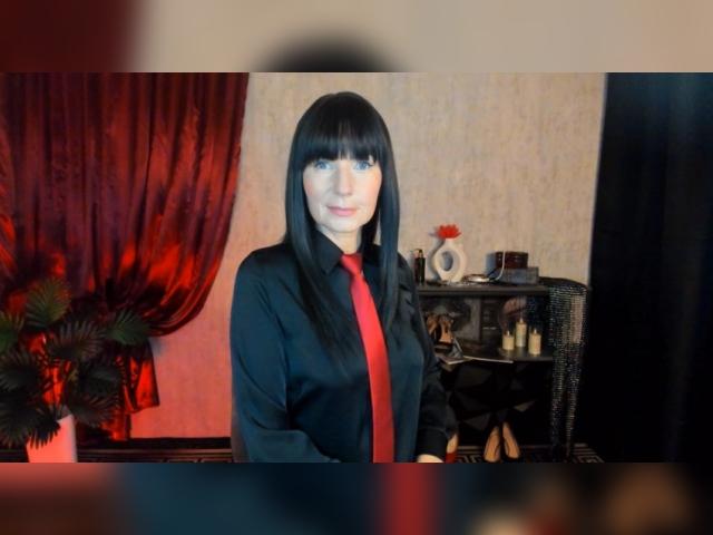 Why not cam2cam with MonicaCheerful: Legs, feet & shoes