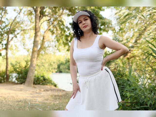 Why not cam2cam with NinaS25: Strip-tease