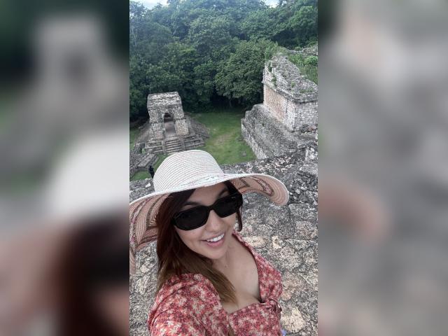 Watch cammodel RoxxanaLovely: Dancing