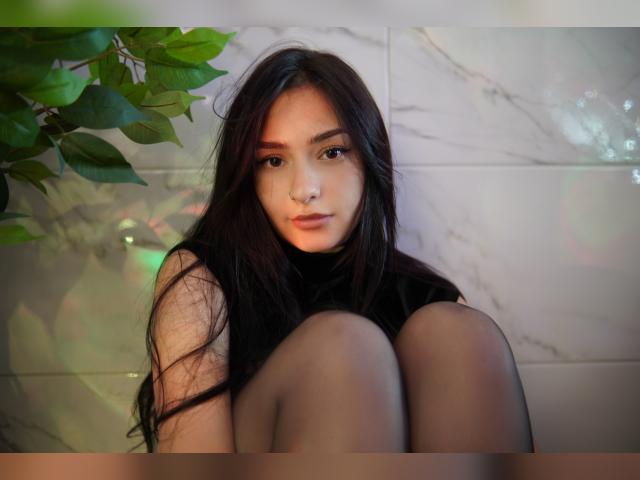 Welcome to cammodel profile for MilanaSugar: Nails