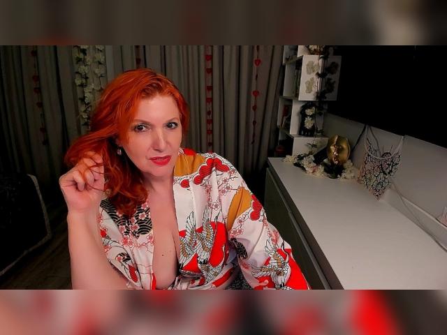 Adult chat with AlmazFireFoxOne: Legs, feet & shoes