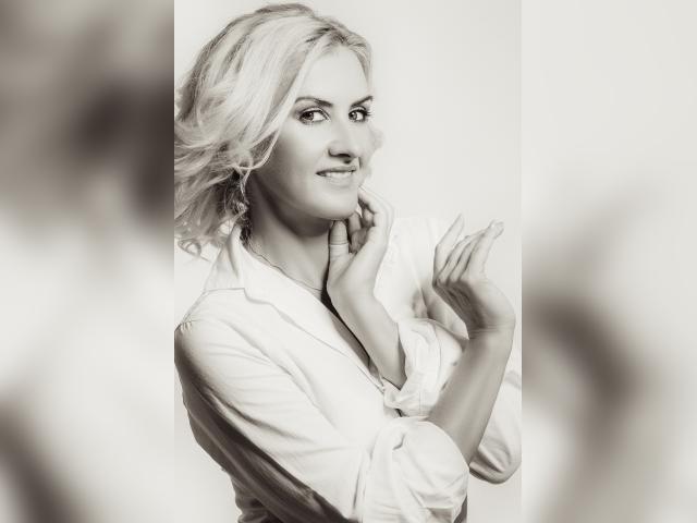 Welcome to cammodel profile for Mia69