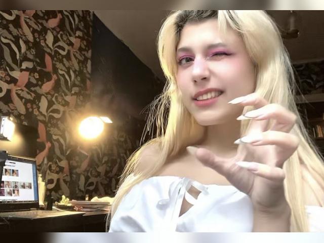 Why not cam2cam with LanaDestiny: Outfits
