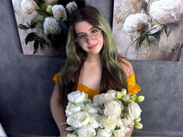Welcome to cammodel profile for AkiraH21: Nails