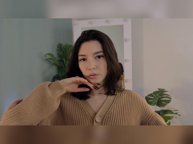 Welcome to cammodel profile for juliettaromani: Smoking