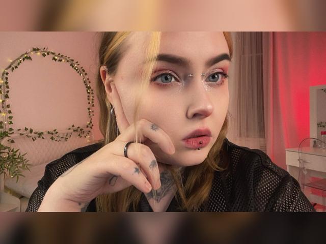 Adult chat with apriladdamss: Kissing