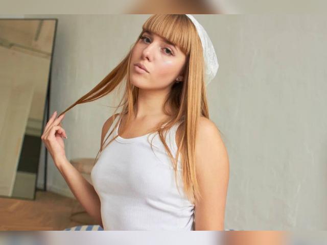 Adult chat with EmilySweetie: Outfits