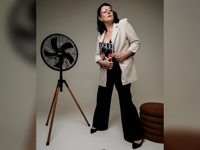 Adult chat with LovelyAerial: Music