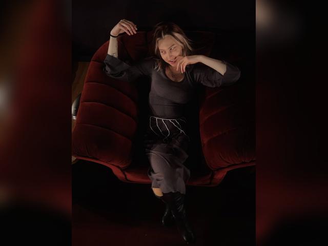 Welcome to cammodel profile for NicoleMoonlight: Legs, feet & shoes