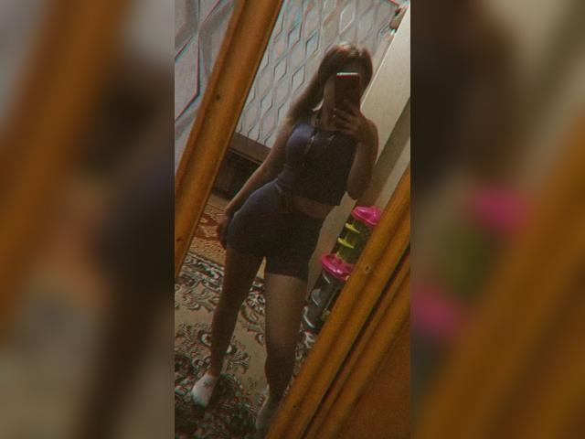 Why not cam2cam with Malinka21