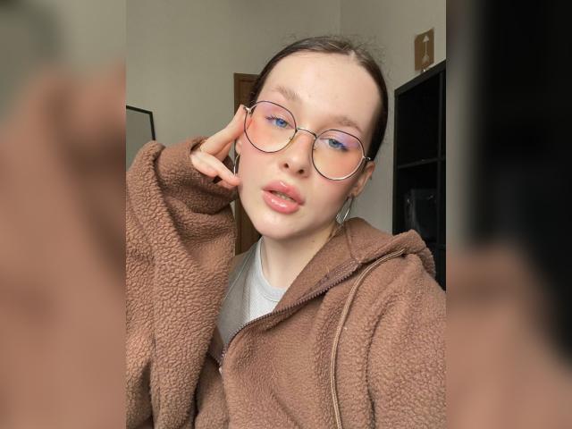 Adult chat with AliceLight: Books/Reading