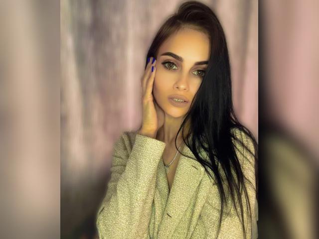 Welcome to cammodel profile for SarahStone: Dancing