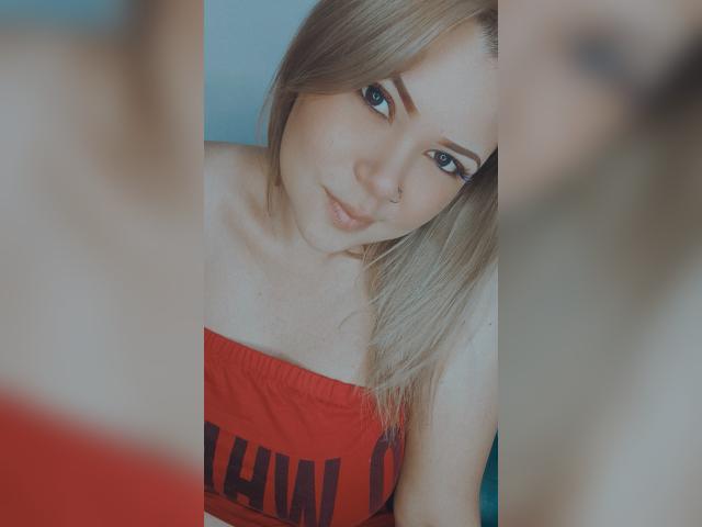 Adult chat with AlissonGoldy: Lingerie & stockings